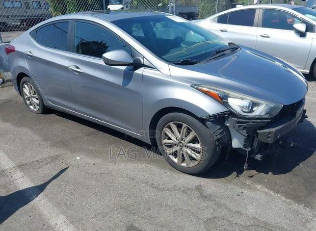Hyundai Elantra SE 4dr Sedan (1.8L 4cyl 6A) 2015 Silver