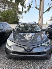 Toyota RAV4 2018 Gray for sale