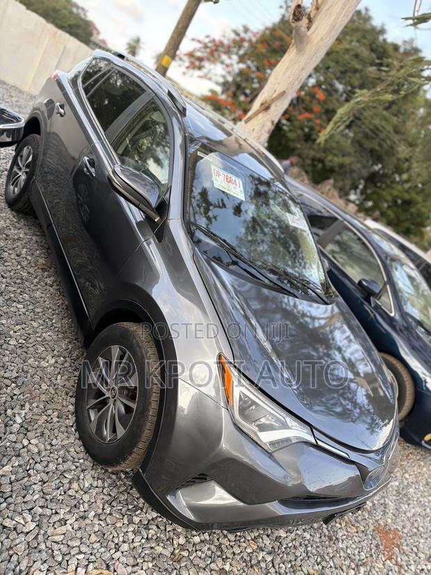 Toyota RAV4 2018 Gray
