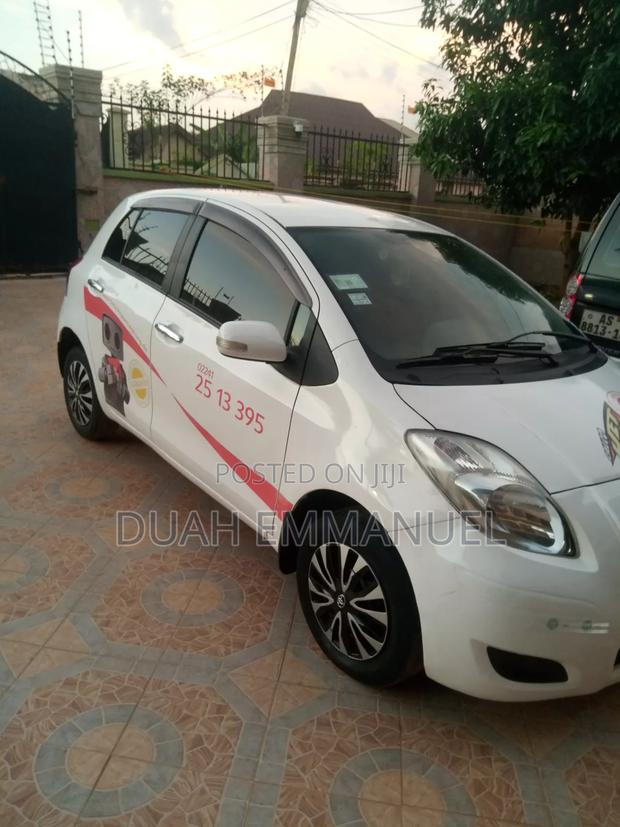 Toyota Vitz 1.3 AWD 5dr 2010 White