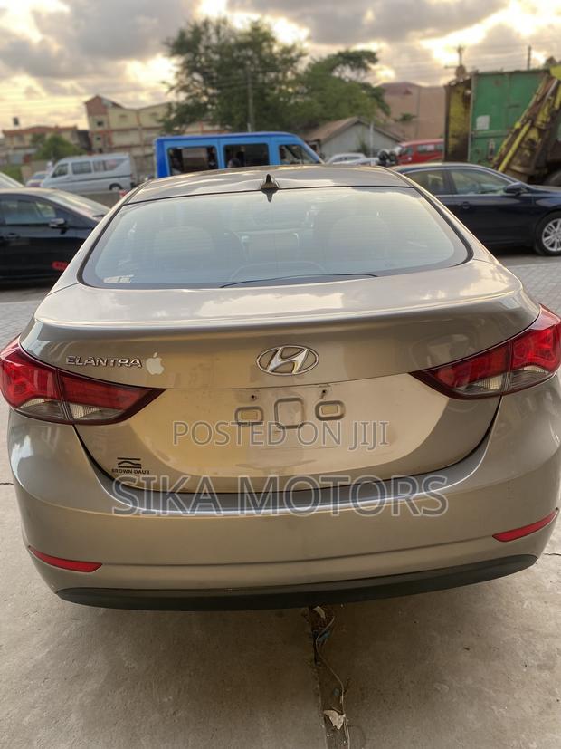 Hyundai Elantra 2016 Silver