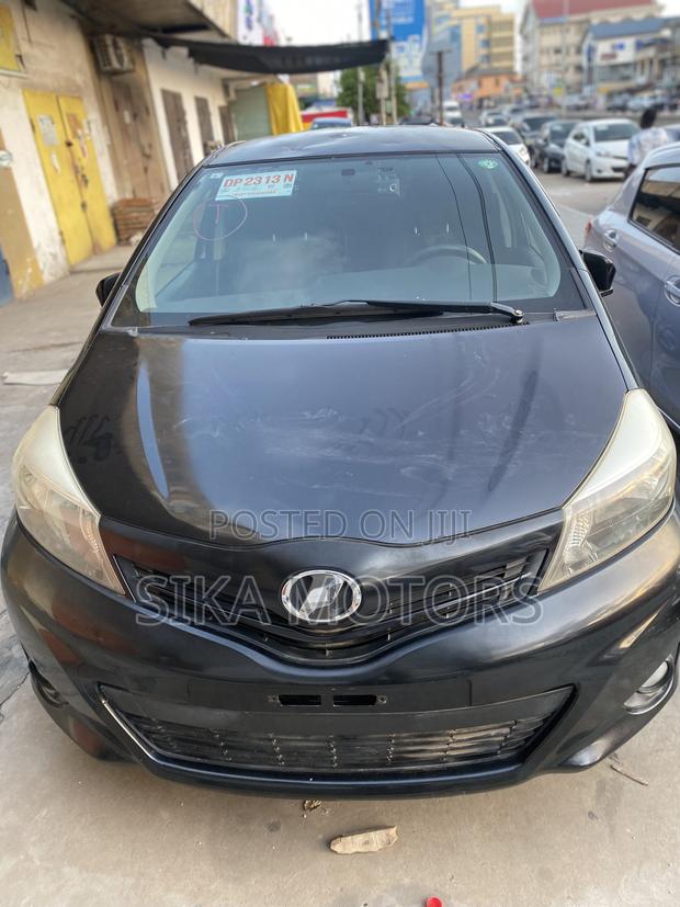 Toyota Vitz 2012 Black