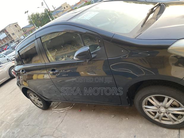 Toyota Vitz 2012 Black