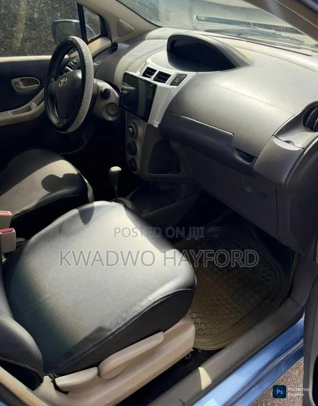 Toyota Vitz 1.0 FWD 3dr 2010 Gray