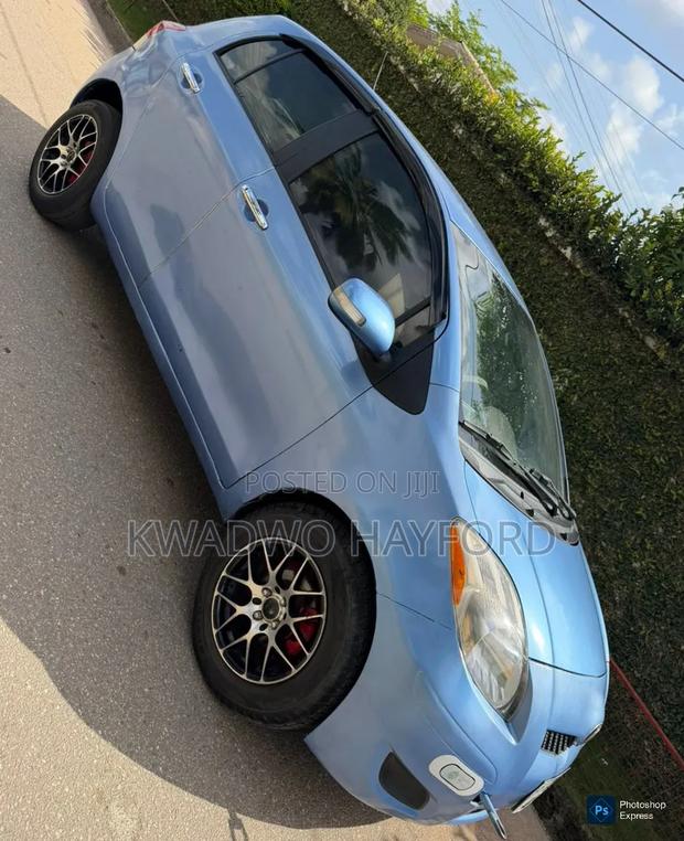 Toyota Vitz 1.0 FWD 3dr 2010 Gray
