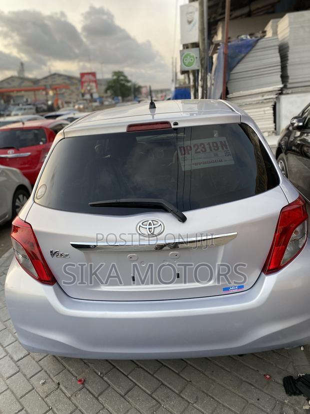 Toyota Vitz 2012 Silver