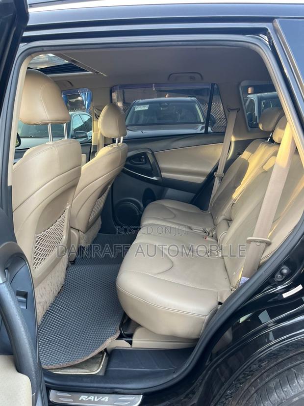 Toyota RAV4 2.5 2011 Black