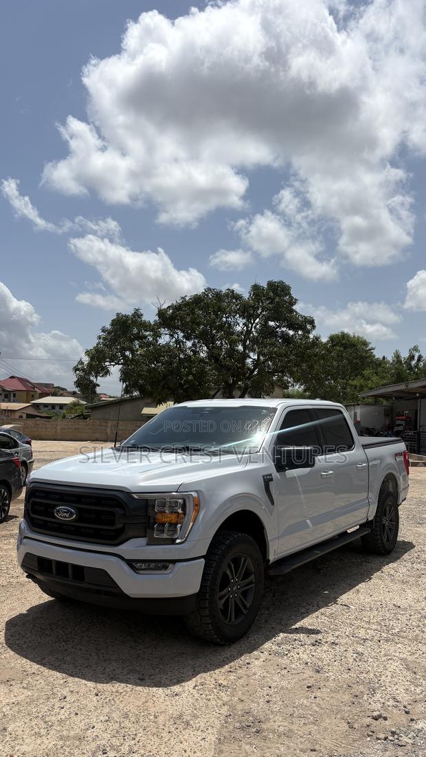 Ford F-150 XLT 2022 White