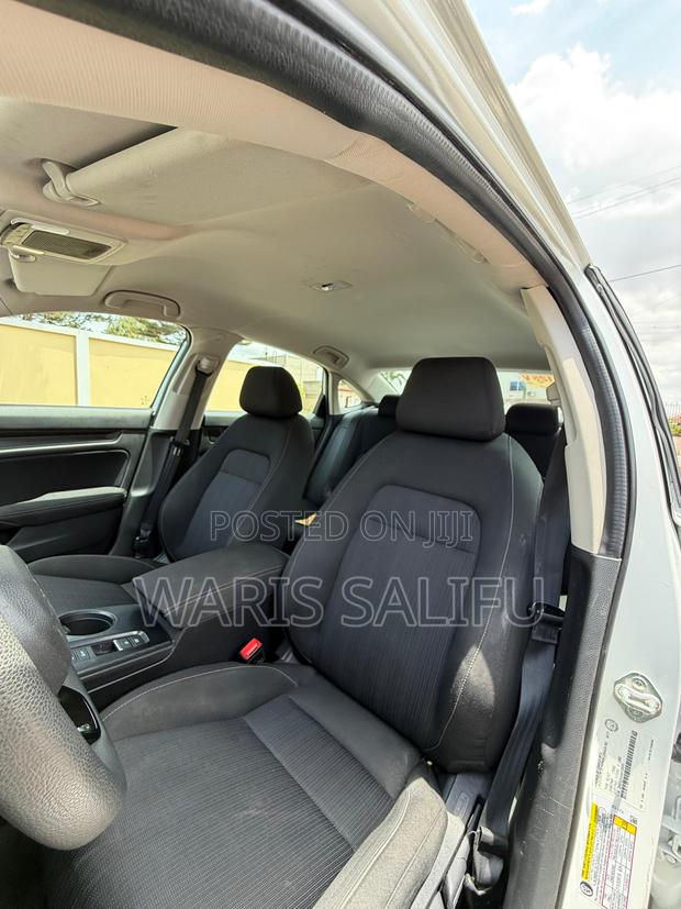 Honda Civic EX 2022 White