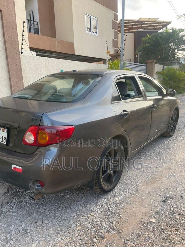 Toyota Corolla LE 4dr Sedan (1.8L 4cyl 4A) 2010 Gray