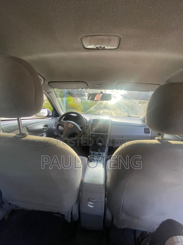 Toyota Corolla LE 4dr Sedan (1.8L 4cyl 4A) 2010 Gray
