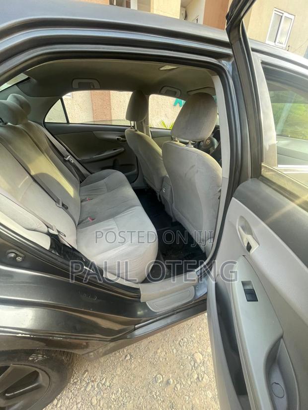 Toyota Corolla LE 4dr Sedan (1.8L 4cyl 4A) 2010 Gray