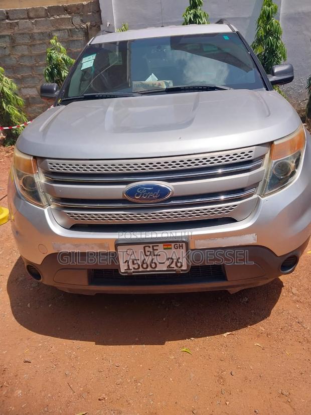 Ford Explorer 2012 Silver