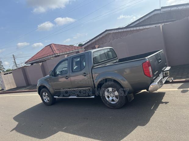 Nissan Navara 2014 Gray