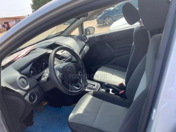 Ford Fiesta 2016 Silver
