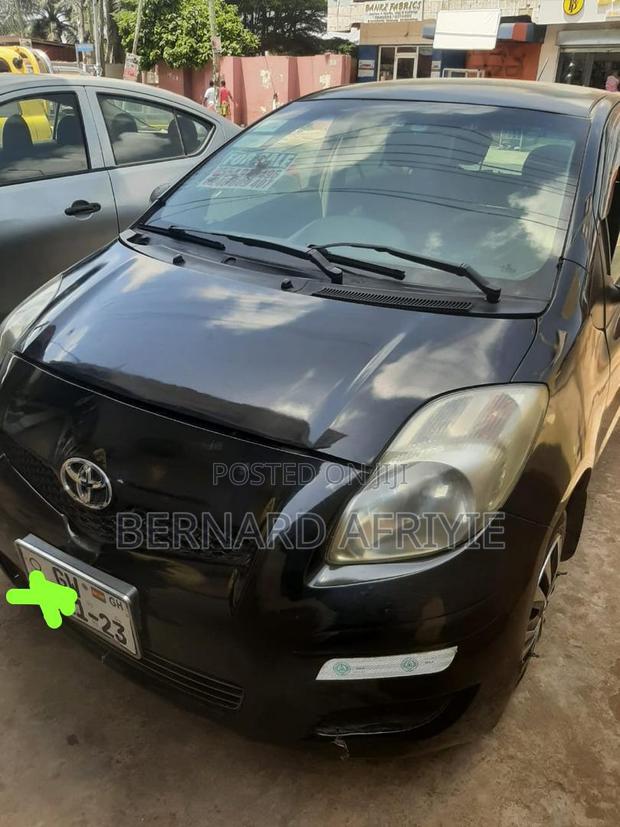 Toyota Vitz 2010 Black