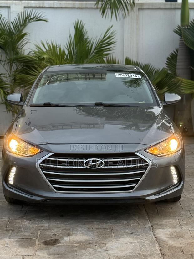 Hyundai Elantra SEL 2018 Gray