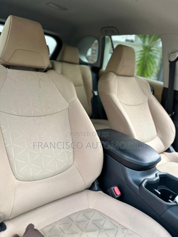 Toyota RAV4 XLE 2022 Black