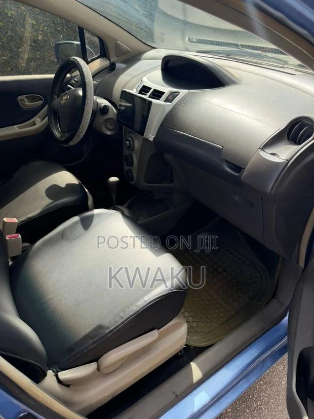 Toyota Vitz 2009 Blue