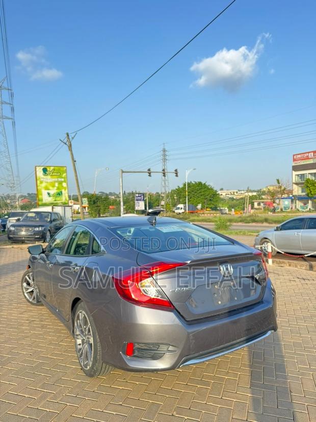 Honda Civic Touring Sedan 2019 Gray