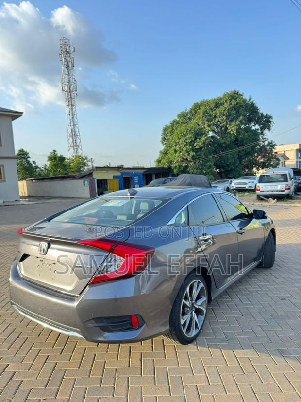 Honda Civic Touring Sedan 2019 Gray