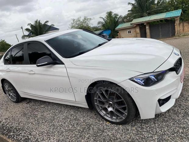 BMW 320i Sedan RWD 2015 White