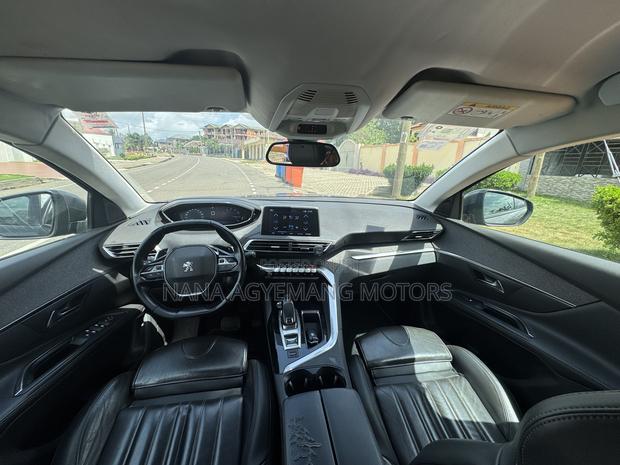 Peugeot 5008 1.6 BlueHDi 120 2020 Gray
