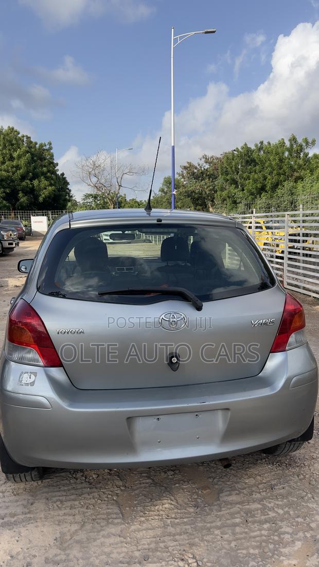 Toyota Yaris 1.5 Liftback Automatic 2009 Silver