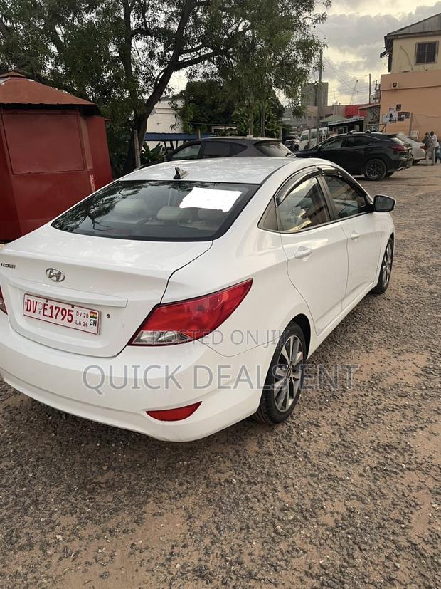 Hyundai Accent SE Sedan 2017 White