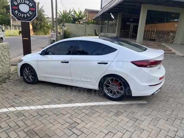 Hyundai Elantra SE 2018 White