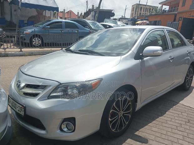 Toyota Corolla LE 4dr Sedan (1.8L 4cyl 4A) 2012 Silver