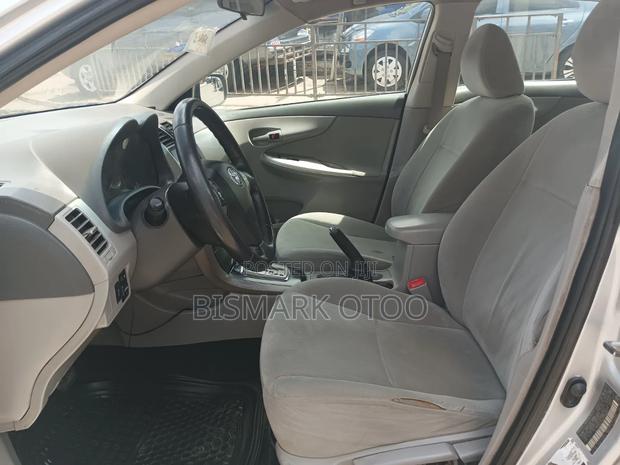 Toyota Corolla LE 4dr Sedan (1.8L 4cyl 4A) 2012 Silver