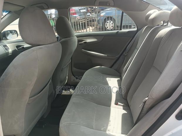 Toyota Corolla LE 4dr Sedan (1.8L 4cyl 4A) 2012 Silver