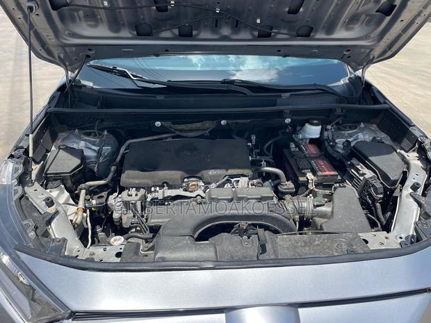 Toyota RAV4 XLE Premium AWD 2019 Silver
