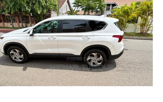 Hyundai Santa Fe SE 2023 White