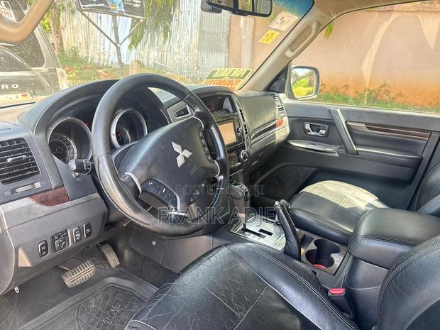 Mitsubishi Pajero 2021 Gray