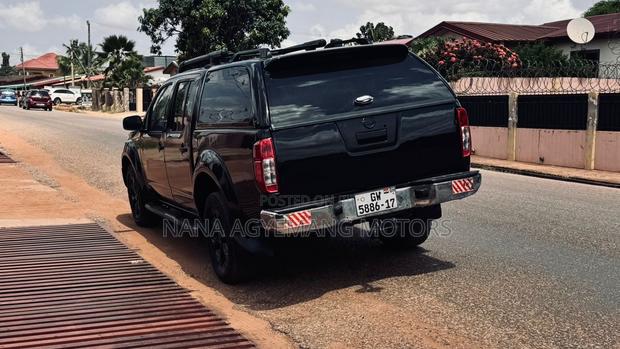 Nissan Navara 2.5 dCi Automatic 2010 Black
