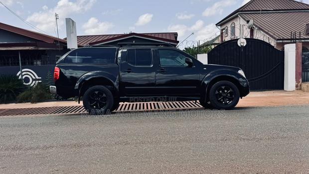 Nissan Navara 2.5 dCi Automatic 2010 Black