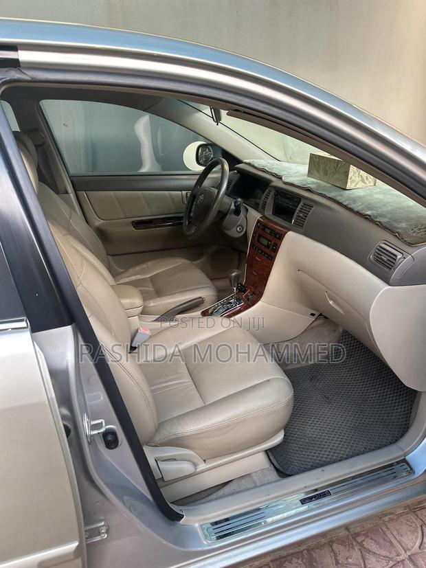 Toyota Corolla Altis 2011 Silver