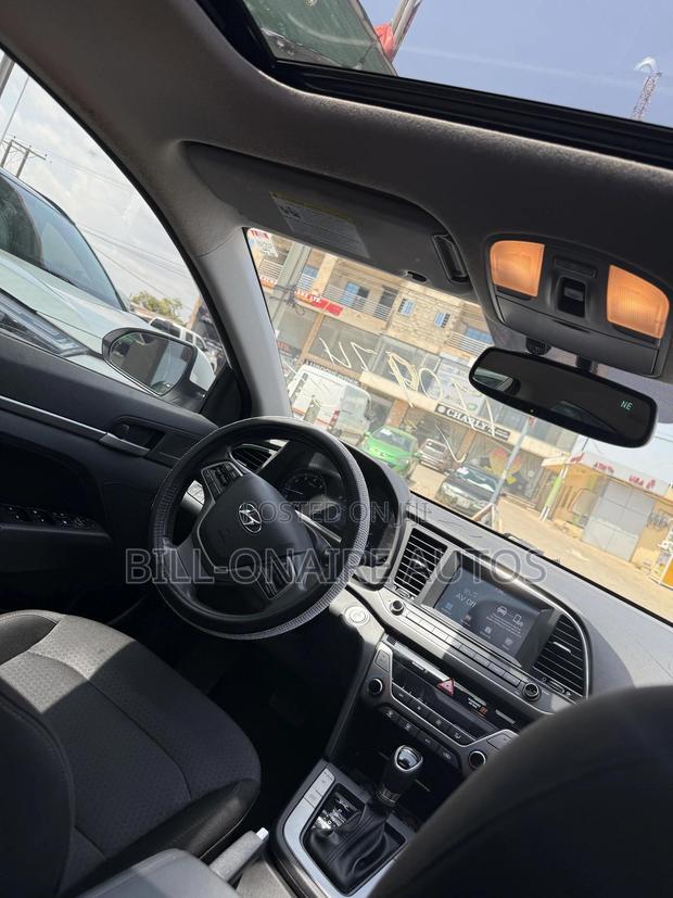 Hyundai Elantra Value Edition Sedan FWD (2.0L 4cyl 6A) 2017 White