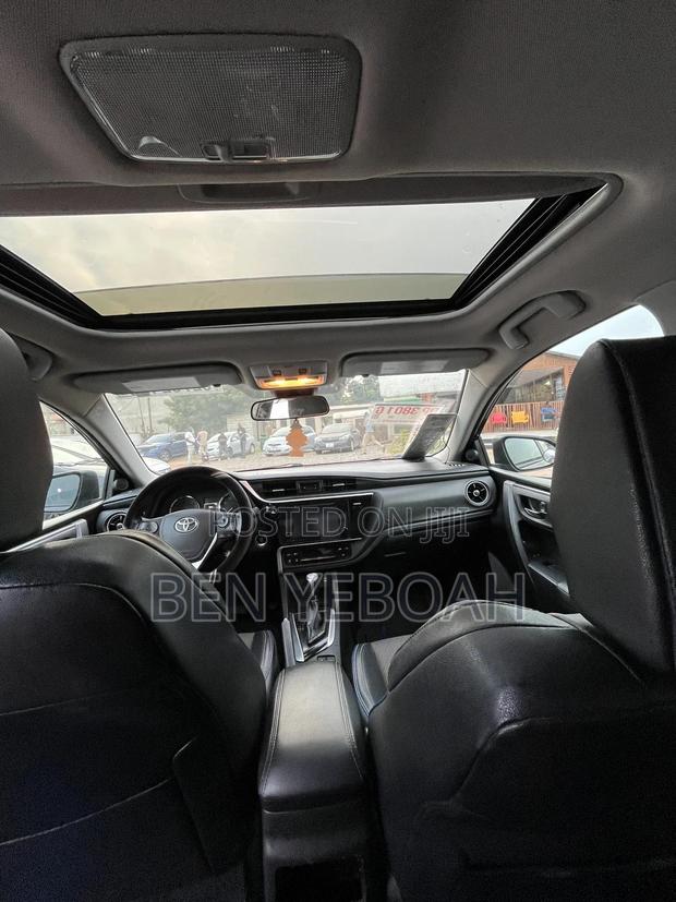Toyota Corolla XSE 4dr Sedan (1.8L 4cyl CVT) 2017 Gray