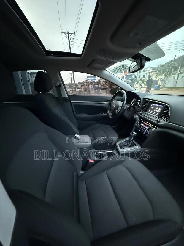 Hyundai Elantra SEL 2018 Gray