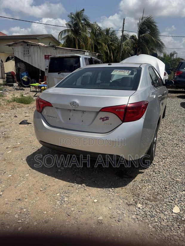 Toyota Corolla 2018 Silver