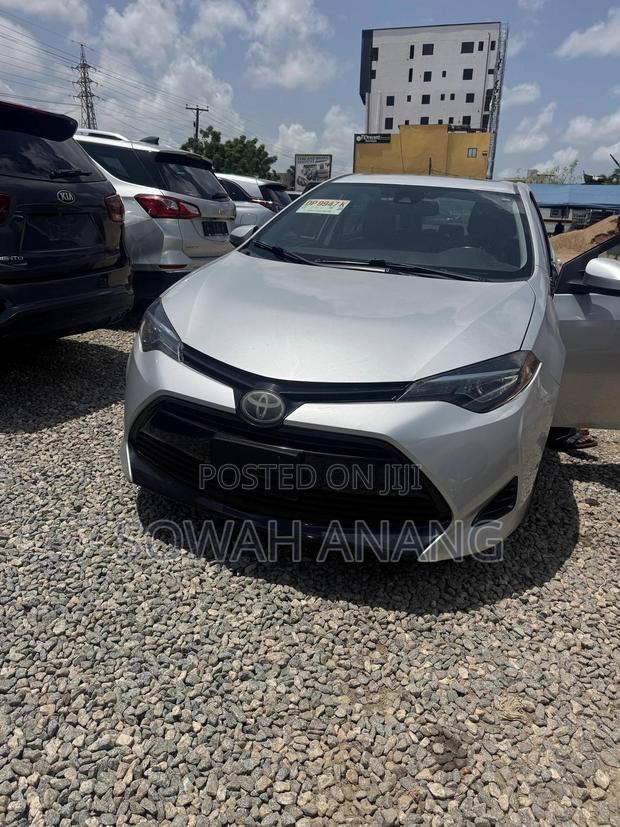 Toyota Corolla 2018 Silver