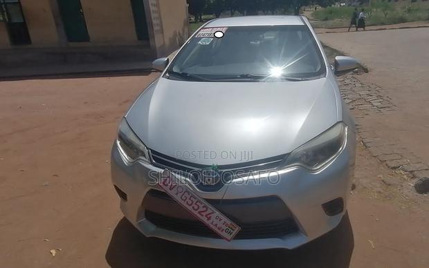Toyota Corolla LE 4dr Sedan (1.8L 4cyl CVT) 2016 Silver