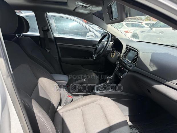 Hyundai Elantra 2018 Gray