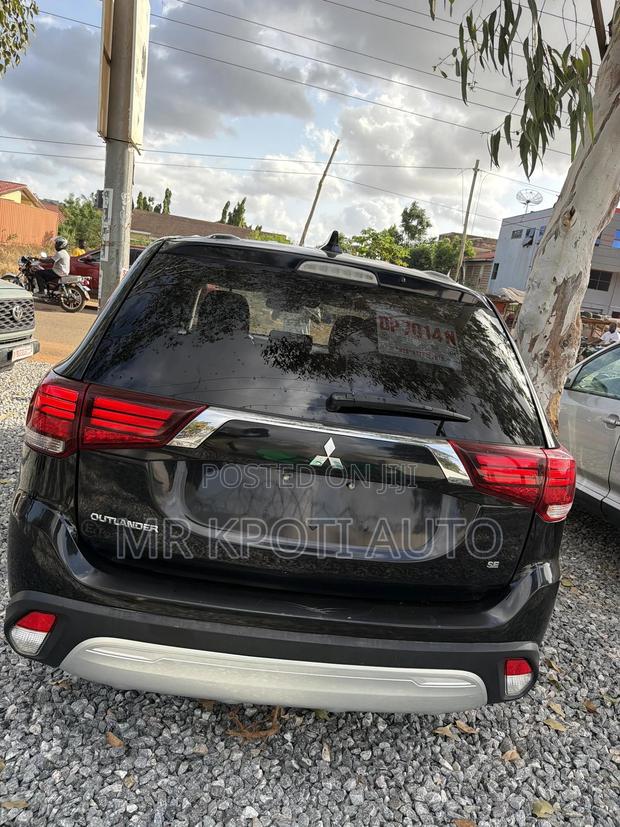 Mitsubishi Outlander 2020 Black