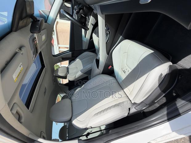 Hyundai Elantra Limited 2023 White