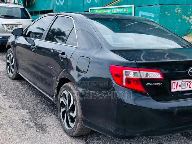 Toyota Camry LE 4dr Sedan (2.5L 4cyl 6A) 2013 Black