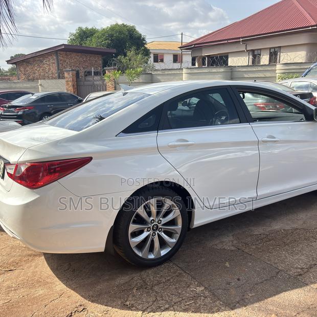 Hyundai Sonata GLS Sedan FWD (2.4L 4cyl 5A) 2010 White